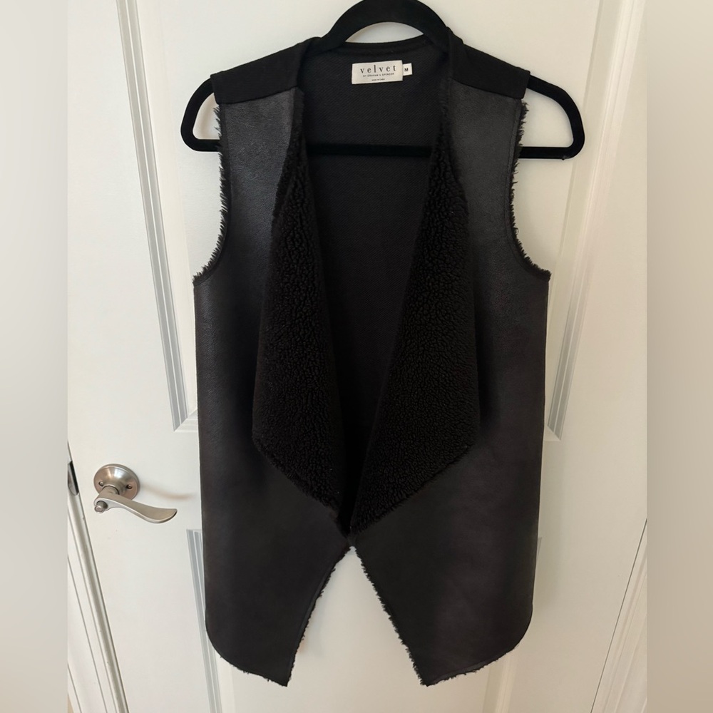 Velvet by Graham & Spencer Black Shearling Vest, M, EUC
